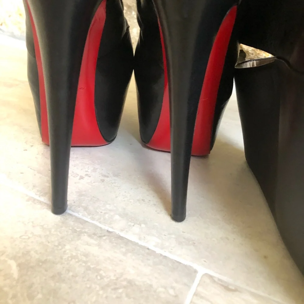 CHRISTIAN LOUBOUTIN CUTOUT PLATFORMS - Picture 8 of 17